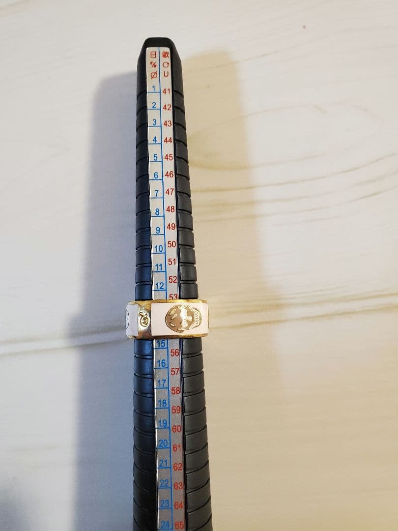 Alexander McQueen　スカルモチーフリング
