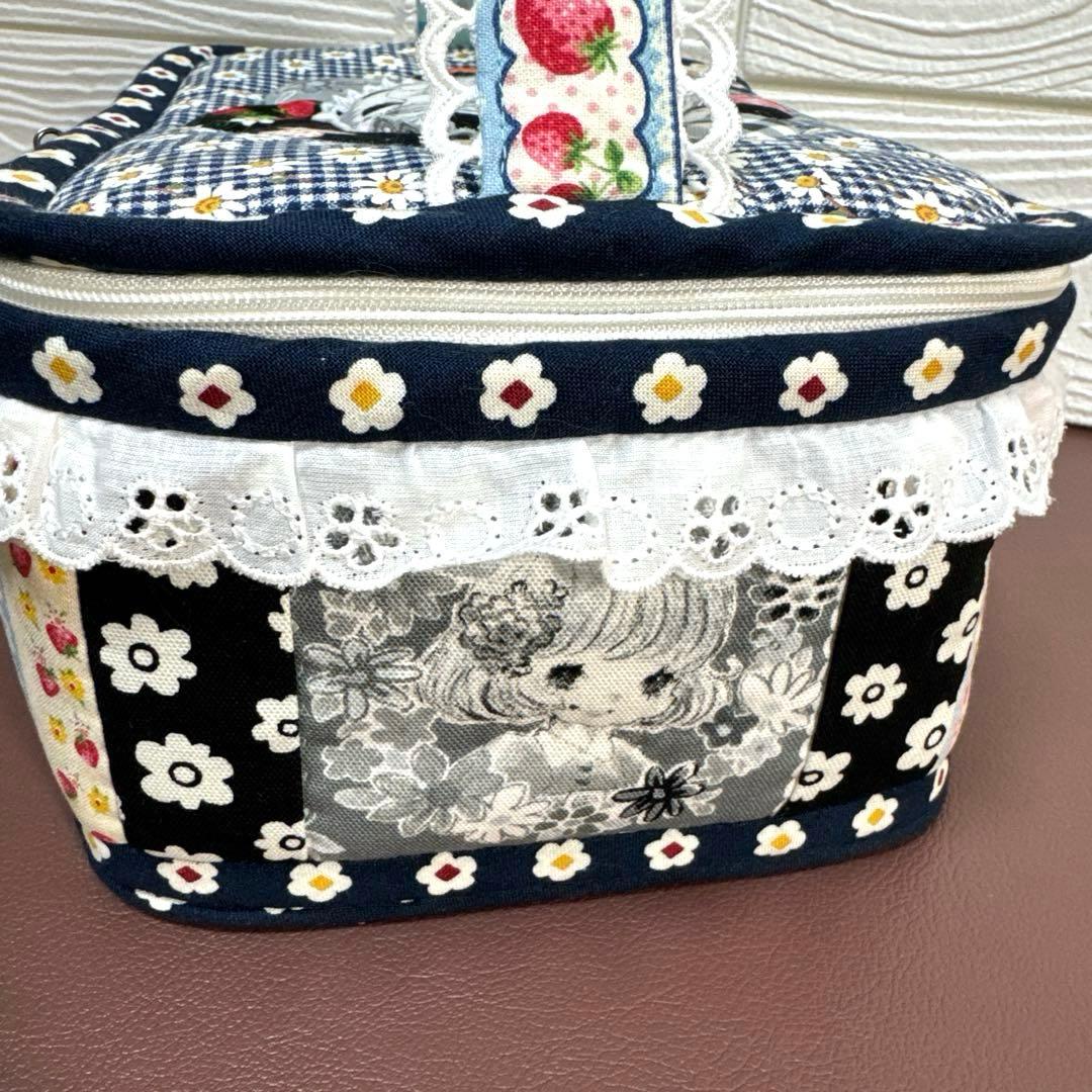 ウサギ様・バニティーポーチ