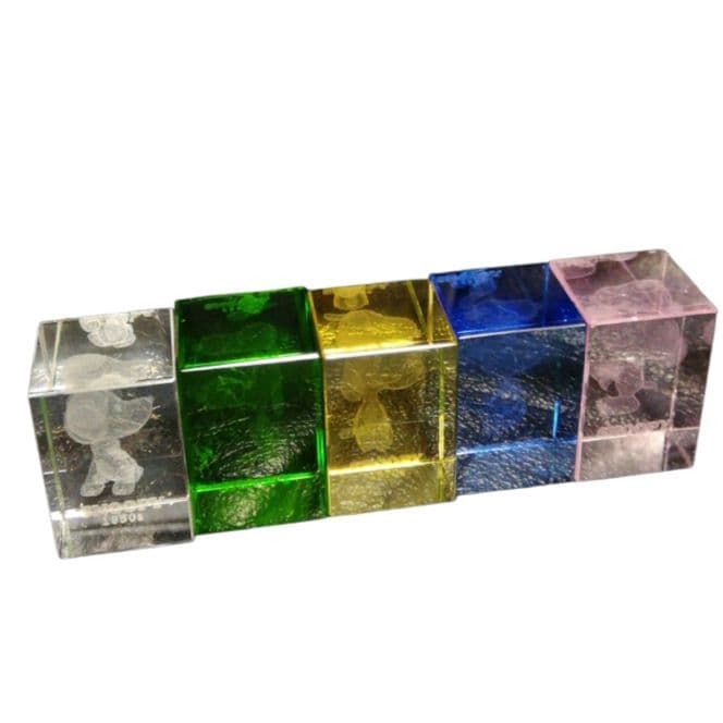 スヌーピー 3Dクリスタルアート 5個セット 1950～1990 緑 黄色 青