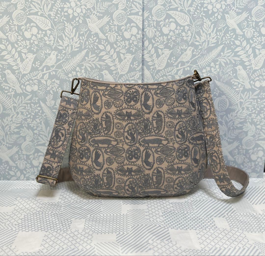 すず 様 jungle relief gray コロりんショルダー