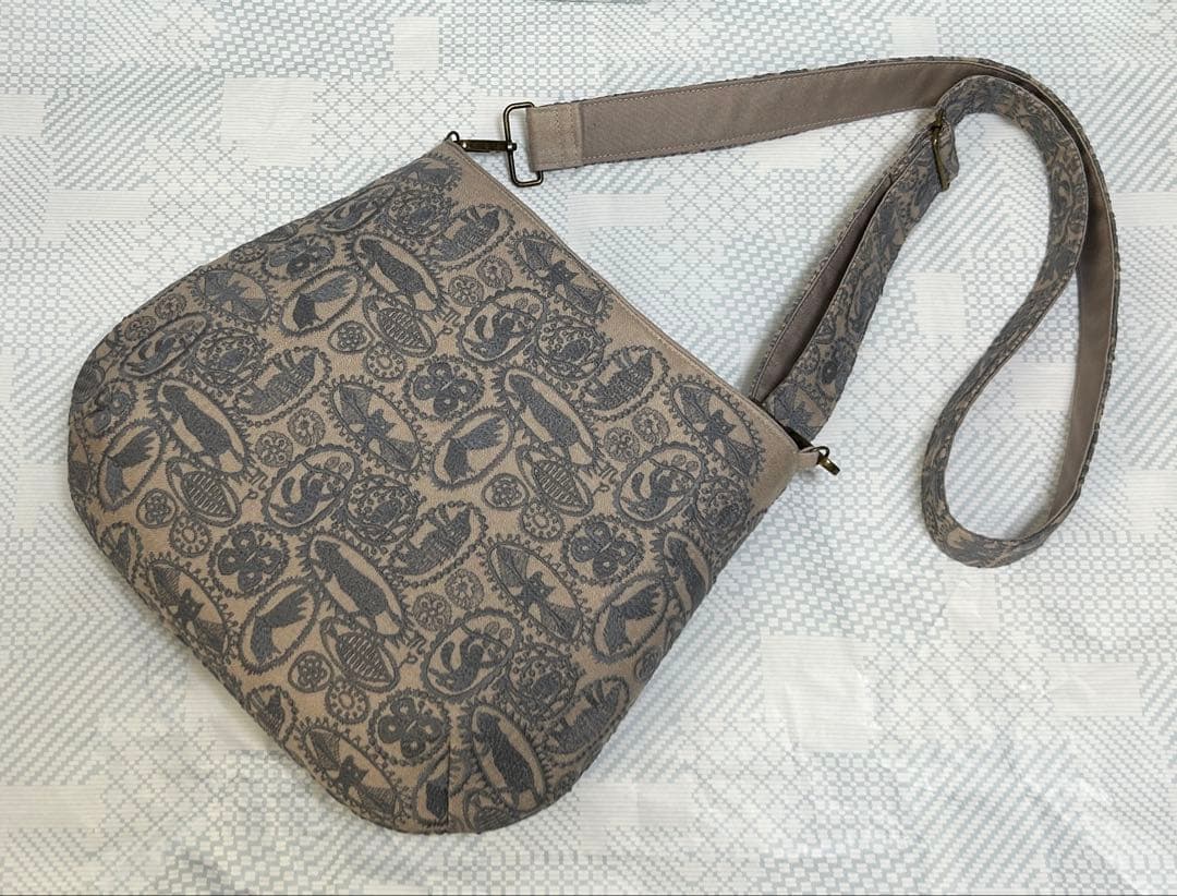 すず 様 jungle relief gray コロりんショルダー