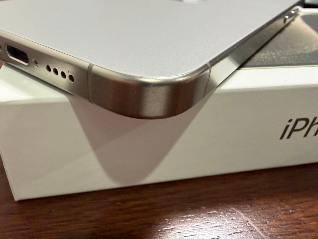 iPhone 15 Pro Max 256GB ナチュラルチタニウム