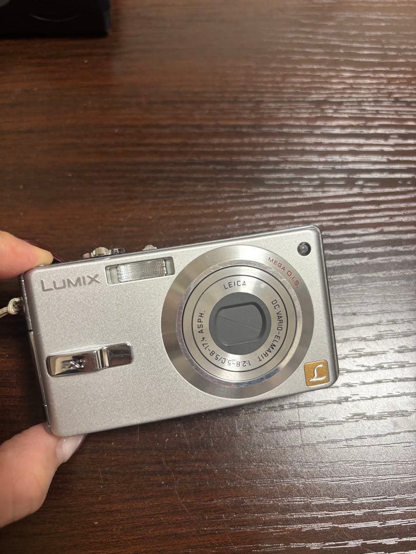 Panasonic Lumix コンパクトデジタルカメラ 本体と付属品