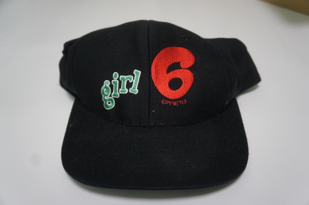 映画 ”ガール６”のポスター とロゴ入りTシャツ、キャップのセットですべて新品