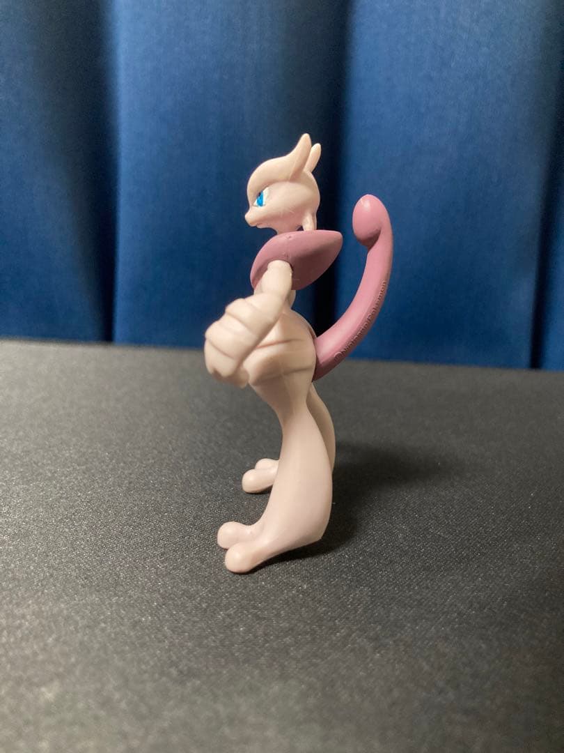 ミュウツー フィギュア 薄紫色
