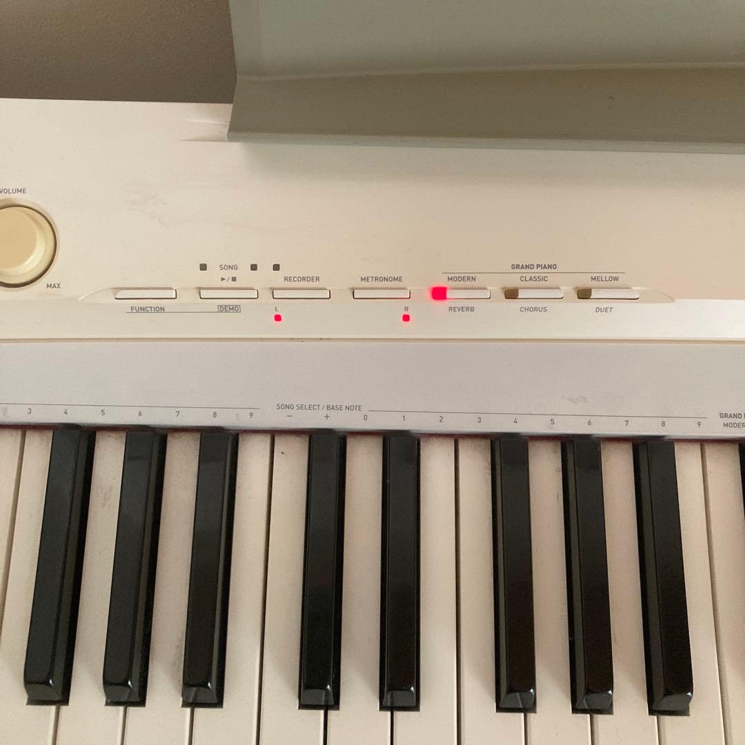 CASIO PX-135 Privia ホワイト電子ピアノ 多機能　白