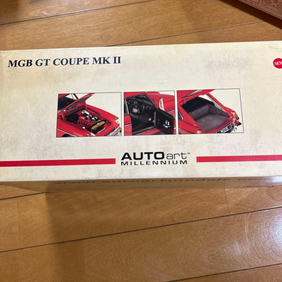 MGB GT COUPE MK Ⅱ 1/18 レッド
