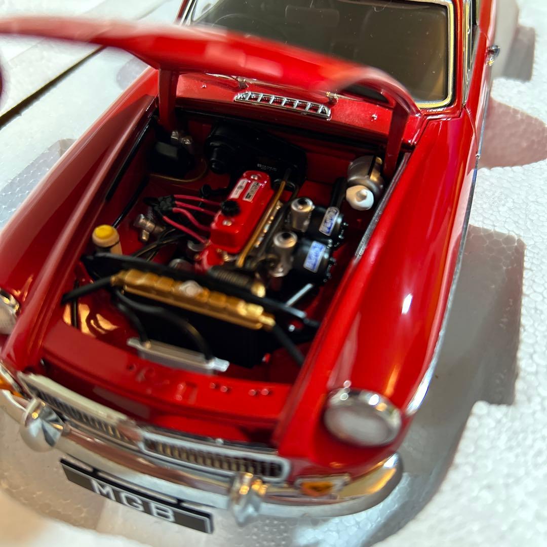 MGB GT COUPE MK Ⅱ 1/18 レッド