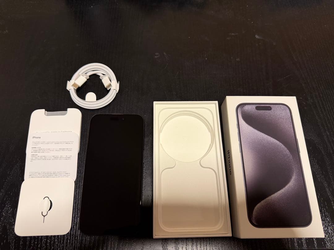 iPhone 15 pro ブラックチタニウム 256gb SIMフリー