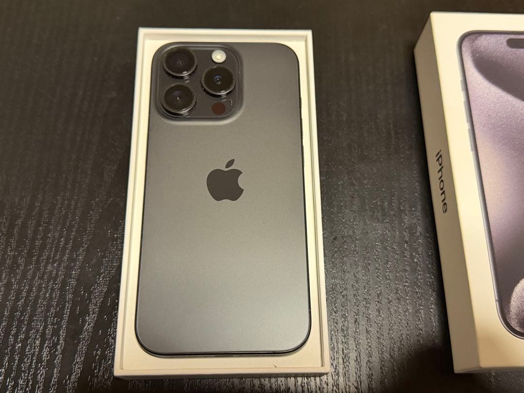iPhone 15 pro ブラックチタニウム 256gb SIMフリー