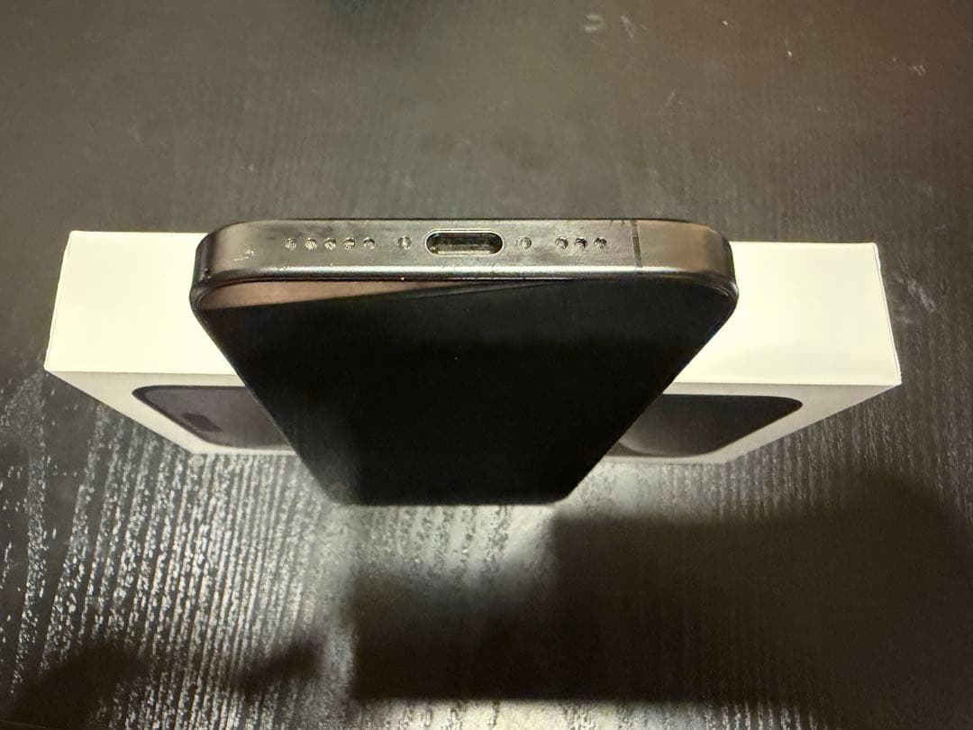 iPhone 15 pro ブラックチタニウム 256gb SIMフリー