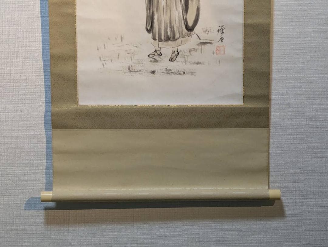 【真作】掛軸　山水僧図　静寂に佇む高僧の姿　山路を行く僧　水墨画掛軸　V3