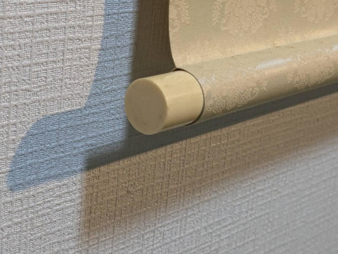 【真作】掛軸　山水僧図　静寂に佇む高僧の姿　山路を行く僧　水墨画掛軸　V3