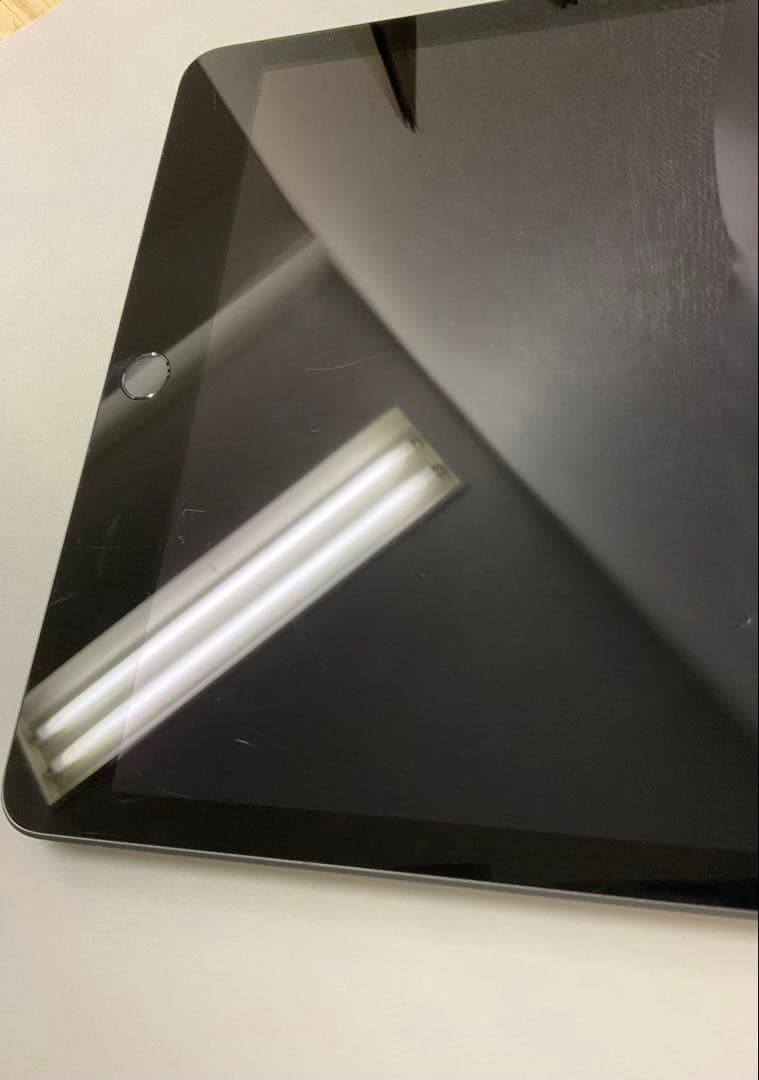 【電池98％】 iPad 第7世代 スペースグレイ32GB Wifiモデル