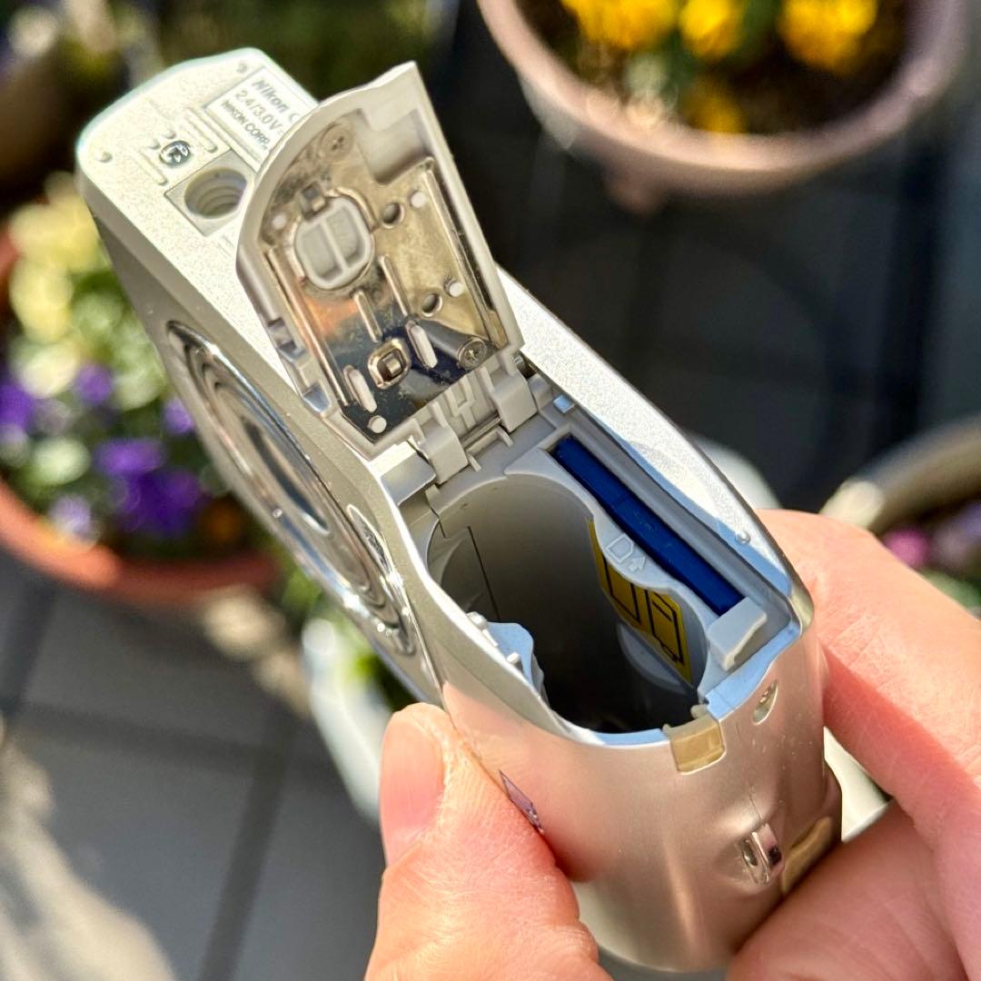 Nikon coolpix L16 単三電池式