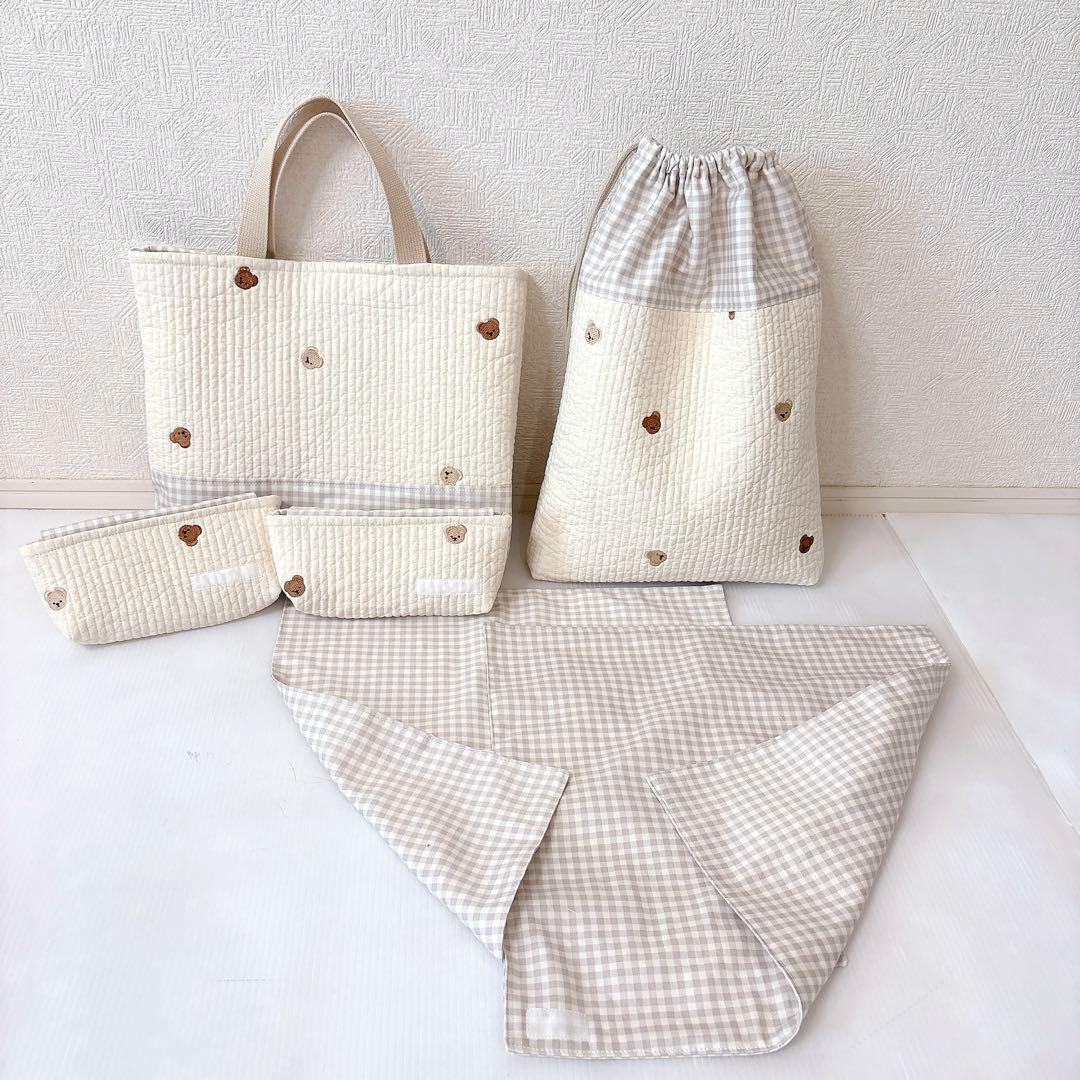 レッスンバッグ 運動靴入れ　箸入れ　ナフキン✖️2 くま刺繍