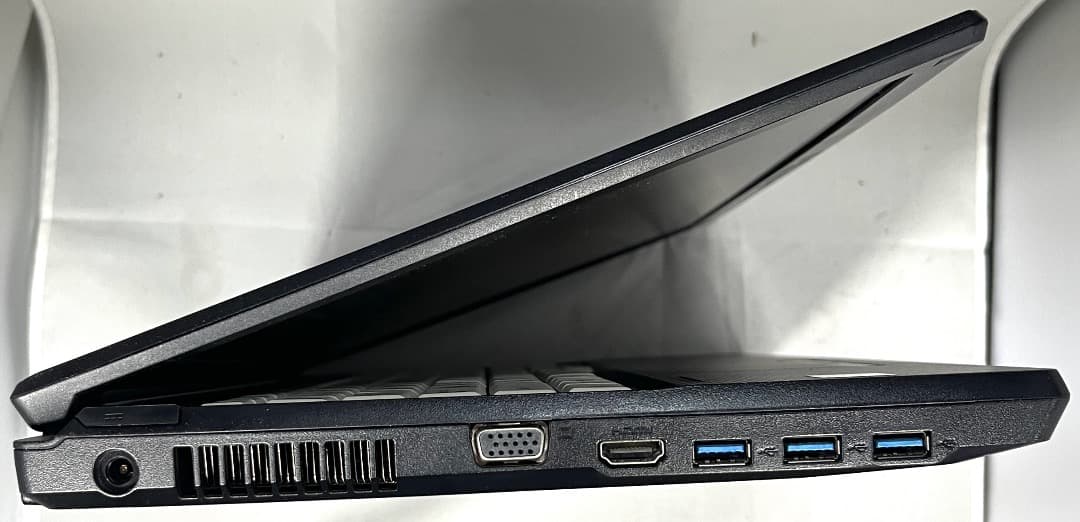 富士通 LIFEBOOK A574/SX Core i3-7130U Win11