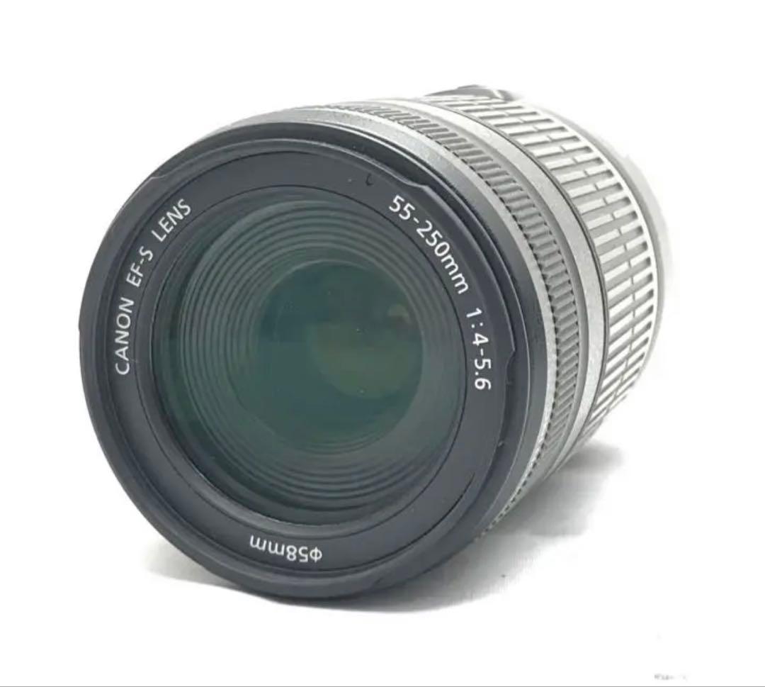 ショット数極小！！Canon kiss X8i ダブルズームレンズキット♪