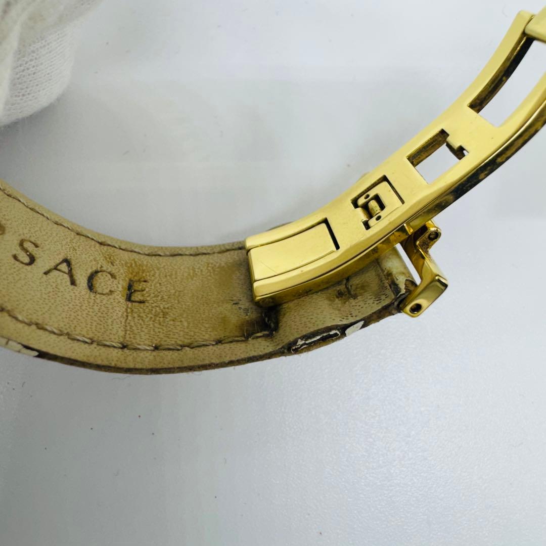 ✨VERSACE✨ヴェルサーチ✨クロノグラフ✨クォーツ✨シルバー文字盤✨腕時計✨