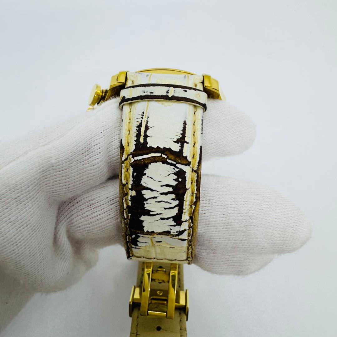 ✨VERSACE✨ヴェルサーチ✨クロノグラフ✨クォーツ✨シルバー文字盤✨腕時計✨