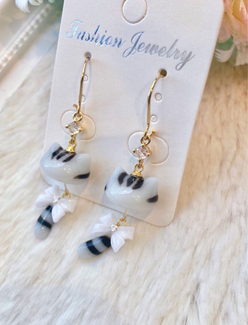 A　ちまっと♡アメショ風 にゃんこ　しっぽゆらゆら♡ピアス/イヤリング✩*॰¨