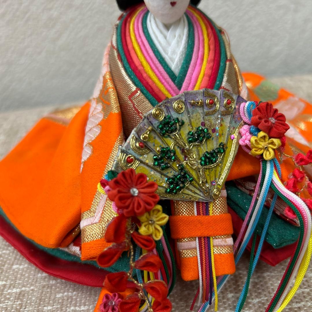 雛人形 オレンジ色 伝統的な雛祭り人形