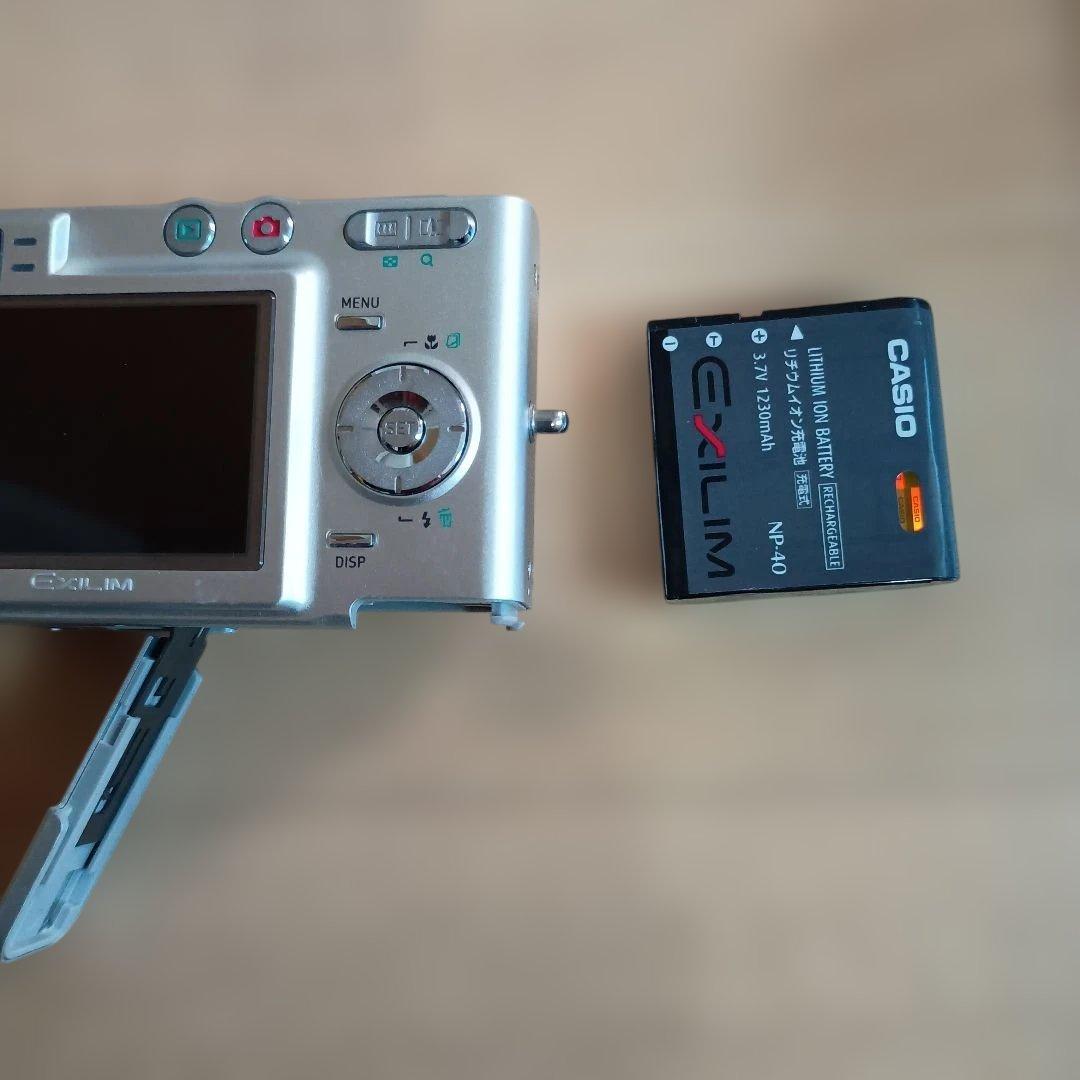 EXILIM コンパクトデジタルカメラ　 充電スタンド付き