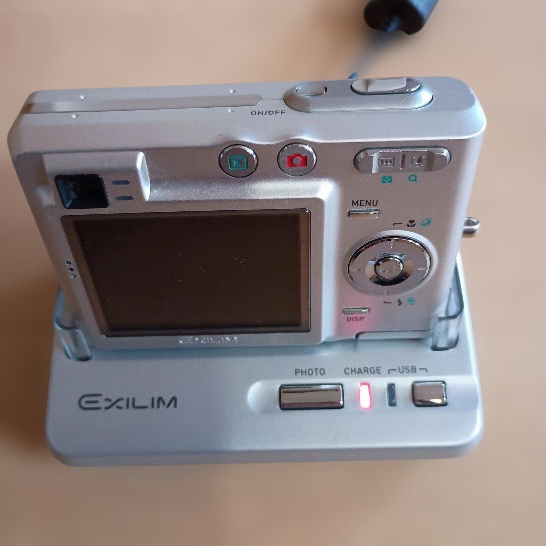 EXILIM コンパクトデジタルカメラ　 充電スタンド付き