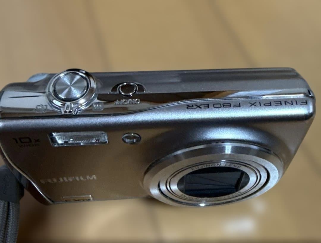 FUJIFILM FinePix F80 EXR コンパクトデジカメ　ジャンク