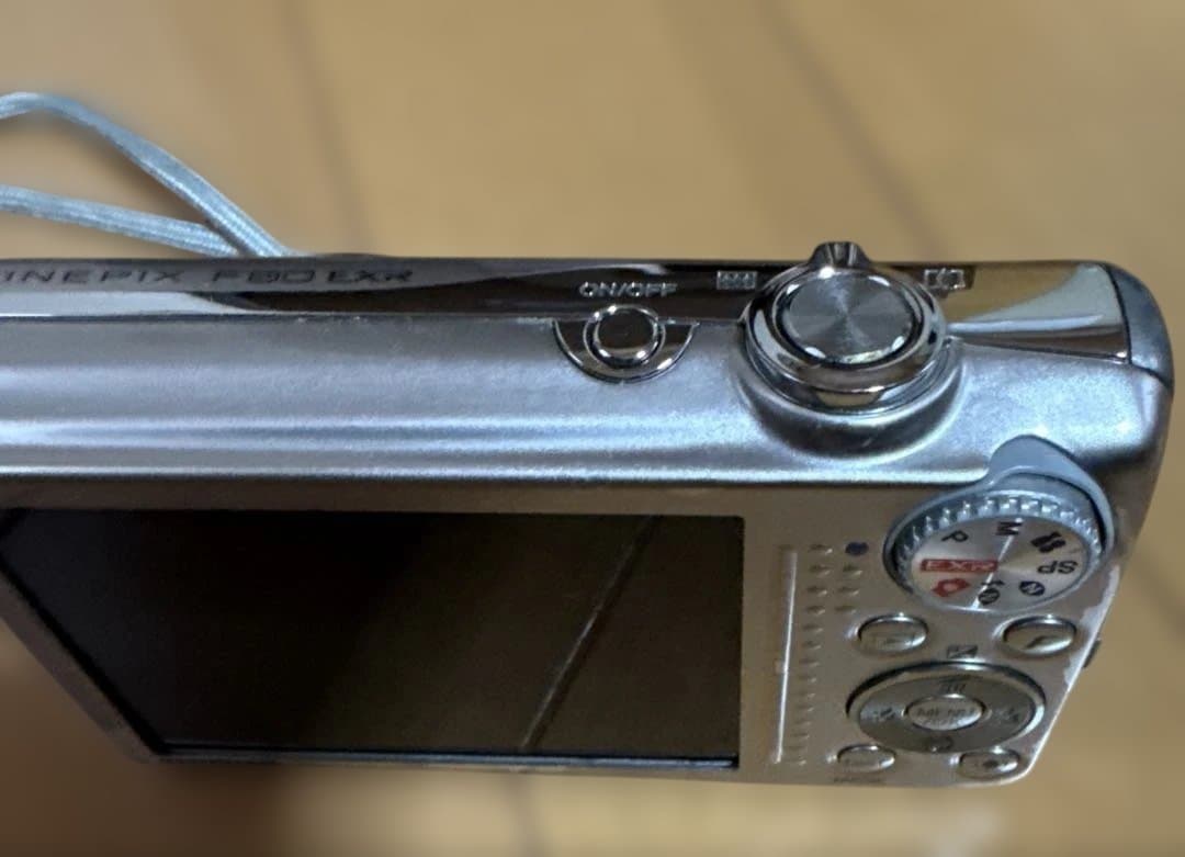 FUJIFILM FinePix F80 EXR コンパクトデジカメ　ジャンク