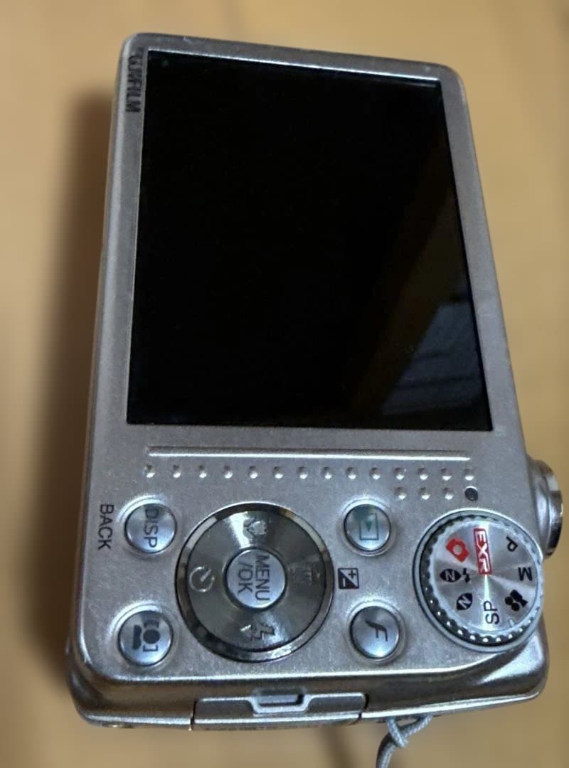 FUJIFILM FinePix F80 EXR コンパクトデジカメ　ジャンク