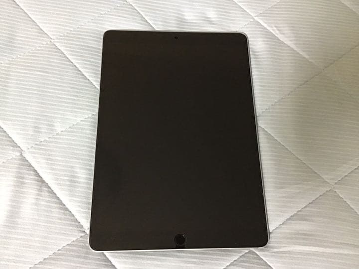 iPad Pro10.5 64GB＋smart keyboard＋AirPods