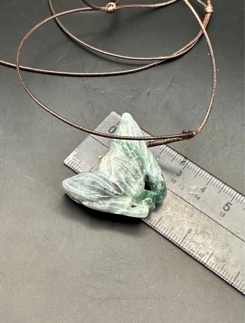 ハンドメイド 翡翠 ペンダント ネックレス 約5cm x 4cm
