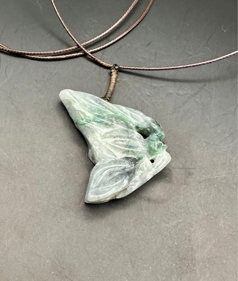 ハンドメイド 翡翠 ペンダント ネックレス 約5cm x 4cm