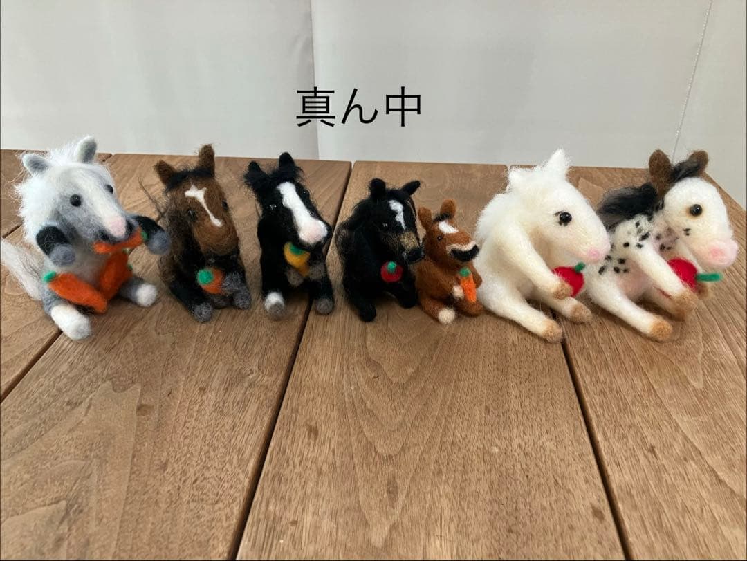 羊毛フェルト 馬　サラブレッド　ぬいぐるみ　競走馬　置物　馬19個　ボックス入り