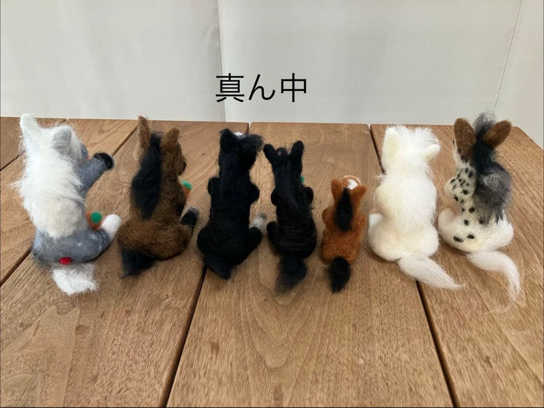 羊毛フェルト 馬　サラブレッド　ぬいぐるみ　競走馬　置物　馬19個　ボックス入り