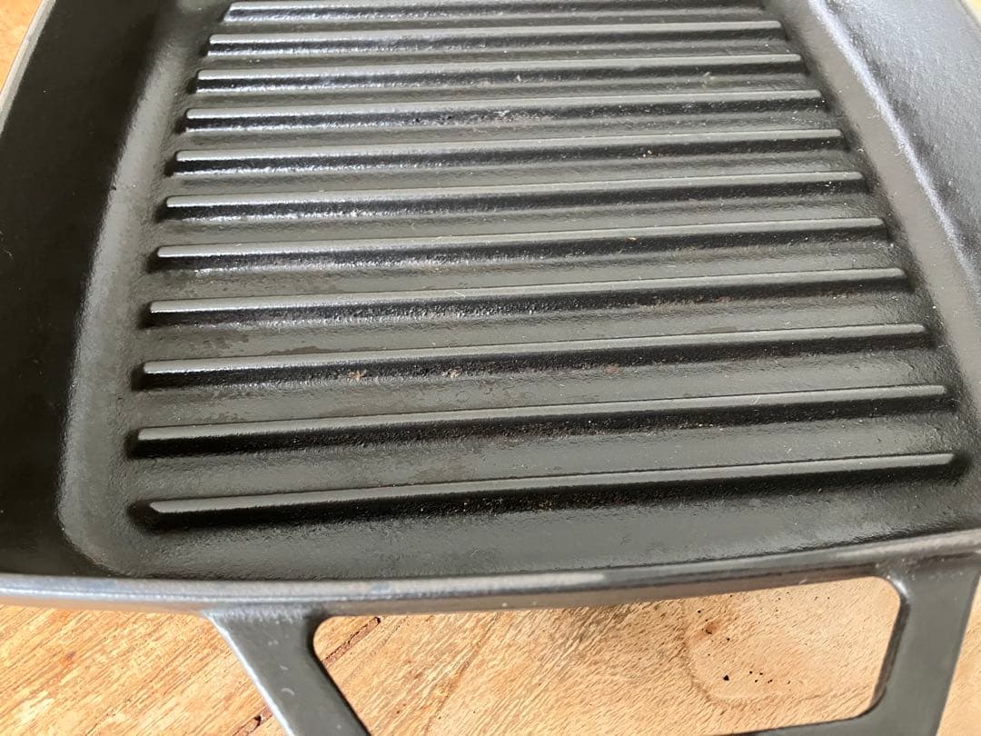 staub ストウブ 「 ピュアグリル スクエア ブラック 23cm 」