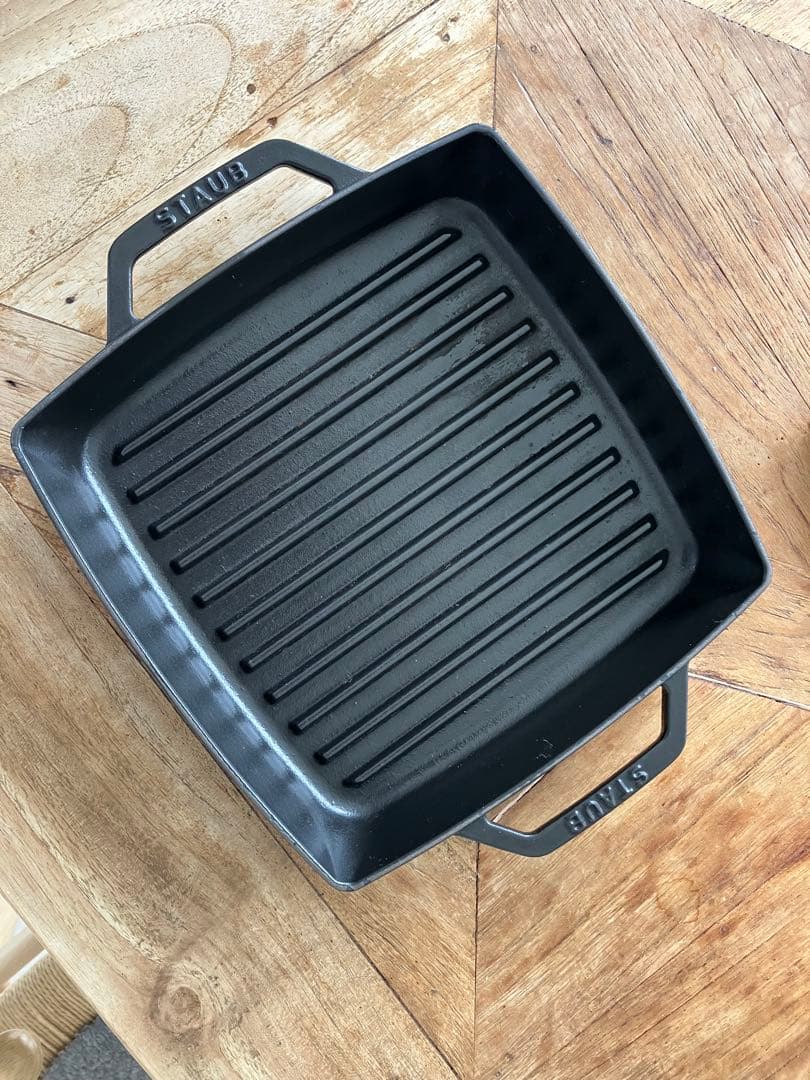 staub ストウブ 「 ピュアグリル スクエア ブラック 23cm 」