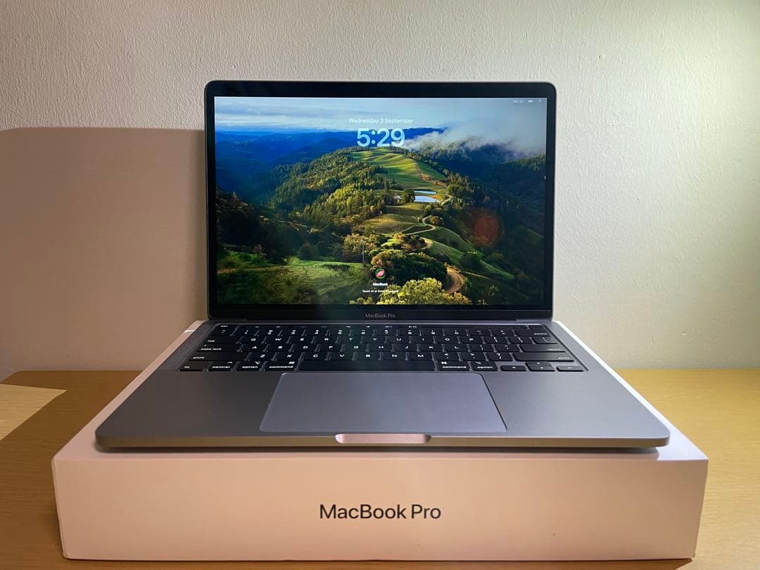 『美品』 MacBook Pro 2020 i7チップ充電回数37回容量 99%
