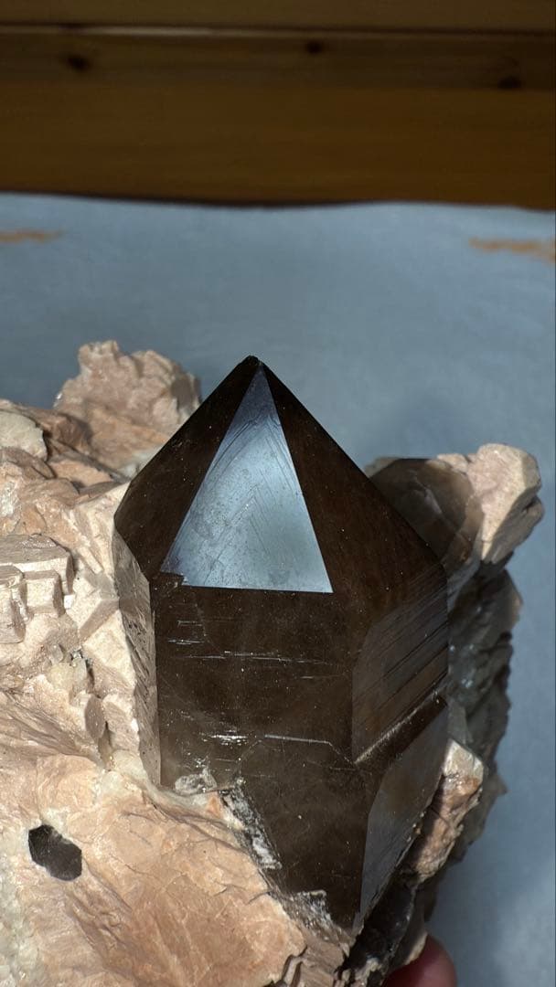 マスタークリスタル 完全天然物 山東省産モリオン ピンクカリ長石 造形美 原石