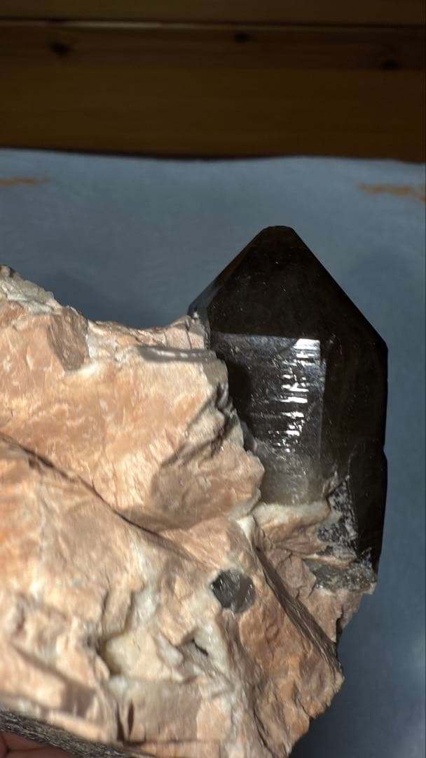 マスタークリスタル 完全天然物 山東省産モリオン ピンクカリ長石 造形美 原石