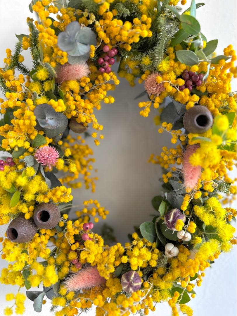 春を呼ぶミモザリース　桜色オーバルリース