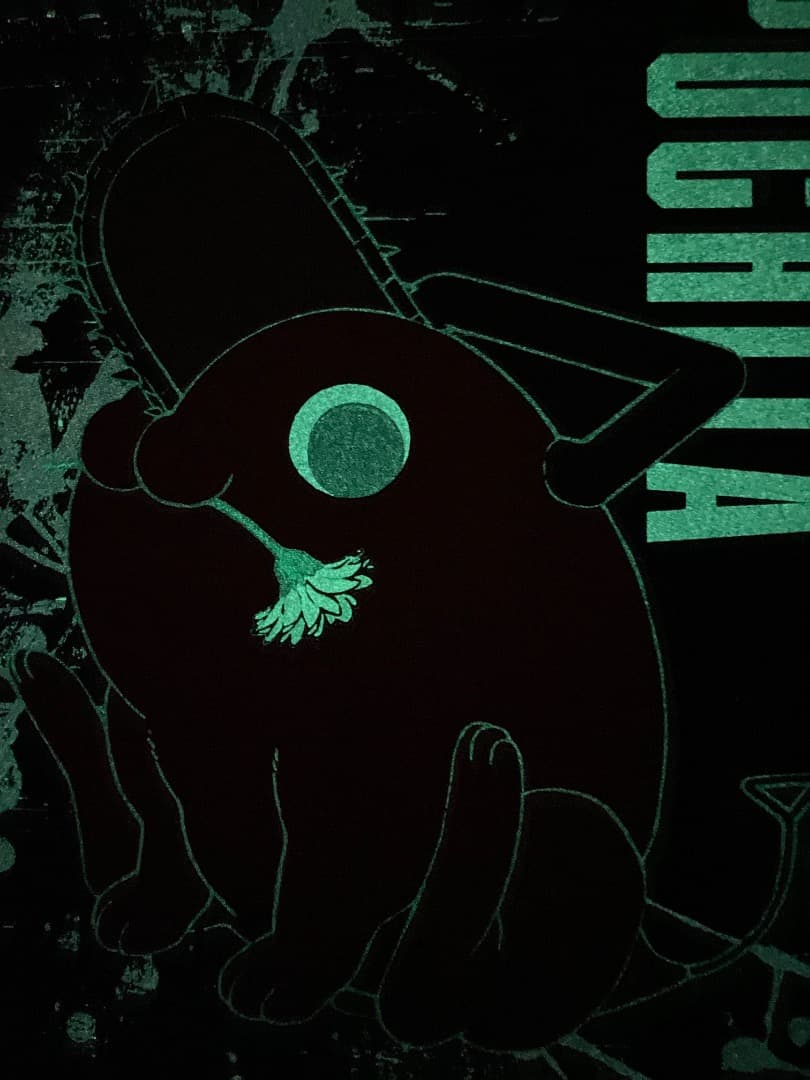 台湾劇場特典　チェンソーマン　蓄光A3ポスター　ポチタ