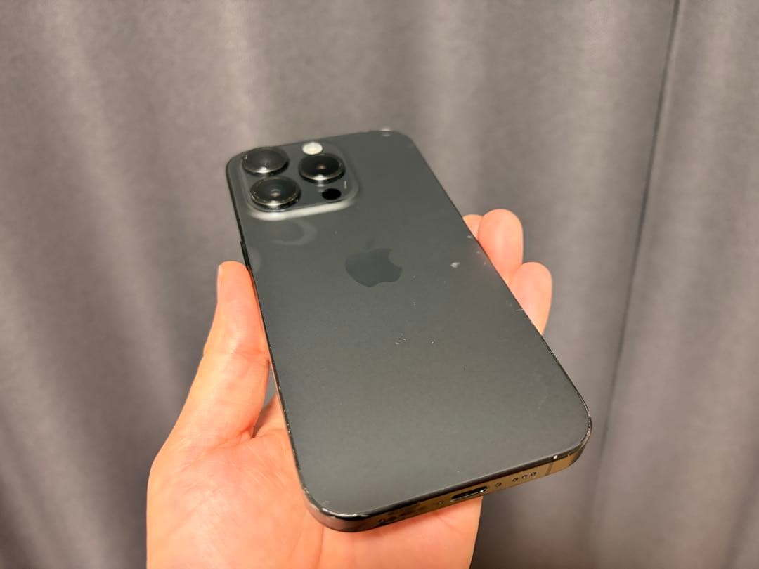 Apple iPhone 15 Pro 256GB ブラックチタニウム