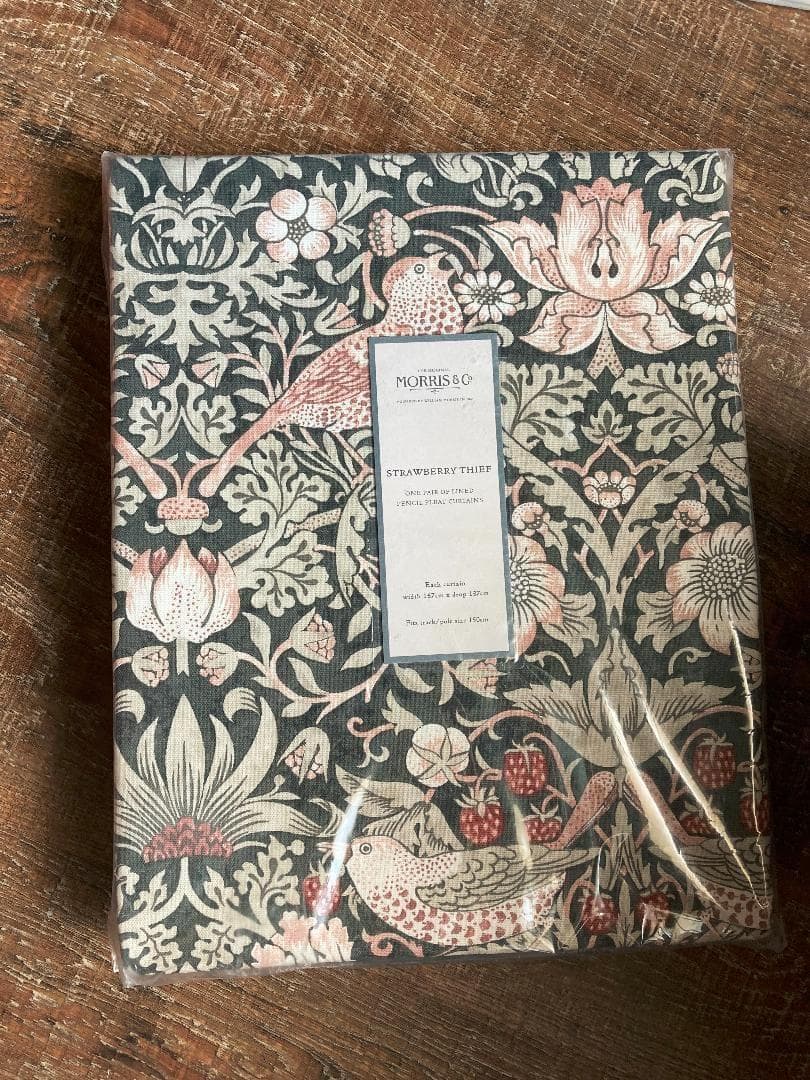 英国 ウィリアム モリス イチゴ泥棒　カーテン　既製品 ストロベリー シーフ