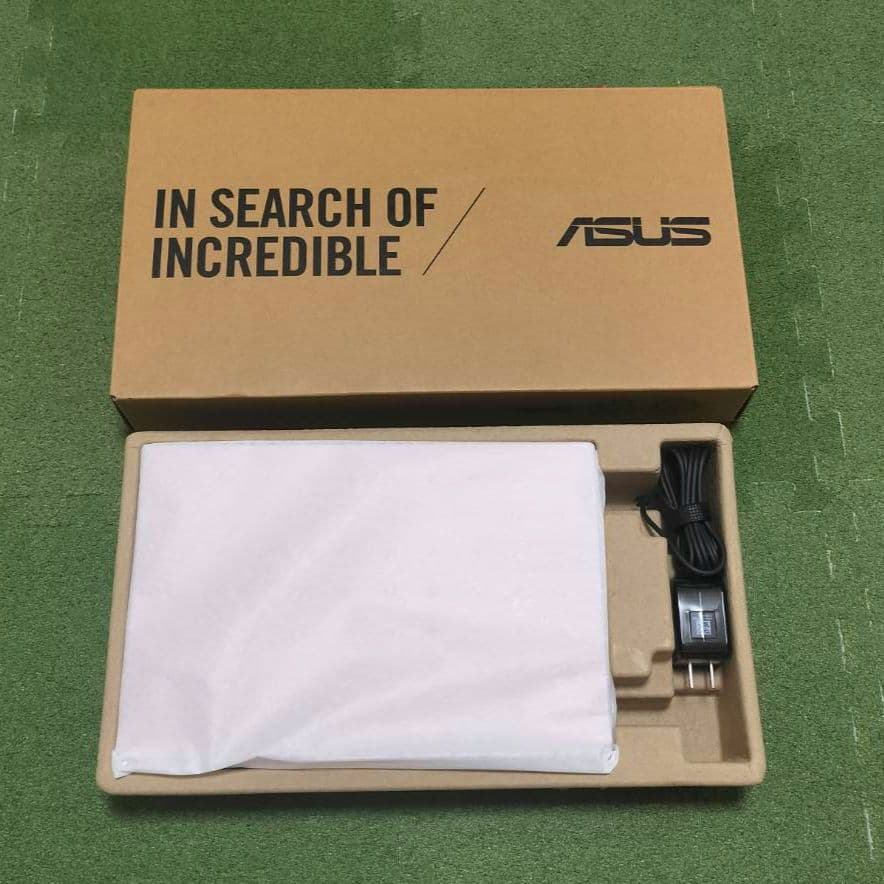 ASUS E210K ノートPC本体