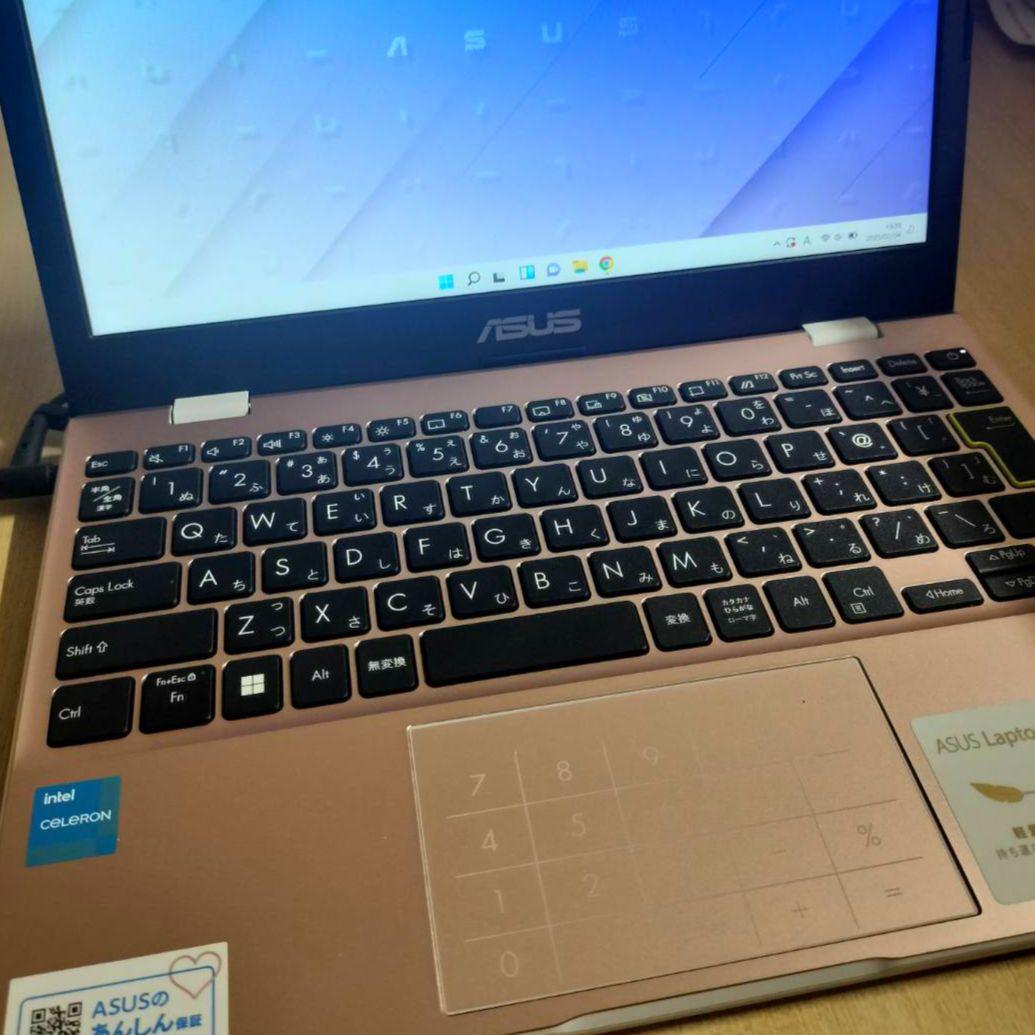 ASUS E210K ノートPC本体