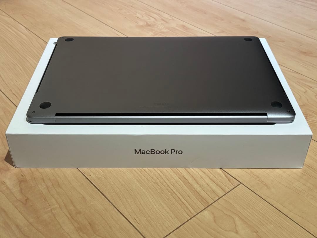 MacBook本体 MacBook Pro 16 i7 32GB 1TB GPU 5500M 8G