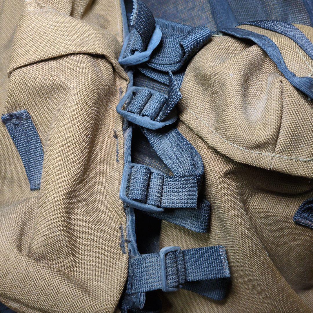 南アフリカ国防軍払い下げ品　SADF　 P83 タクティカルベスト　レア品