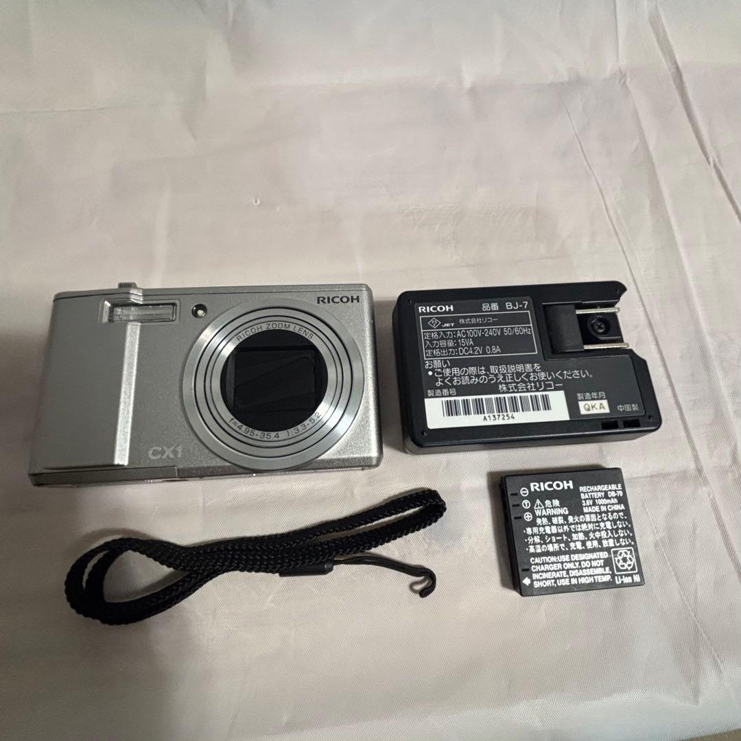 美品 通電 動作確認済　リコー　RICOH CX1 シルバー コンデジ